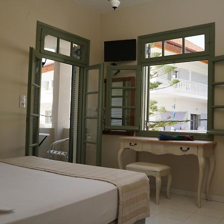 Kores Aegina Agia Marina  Екстериор снимка