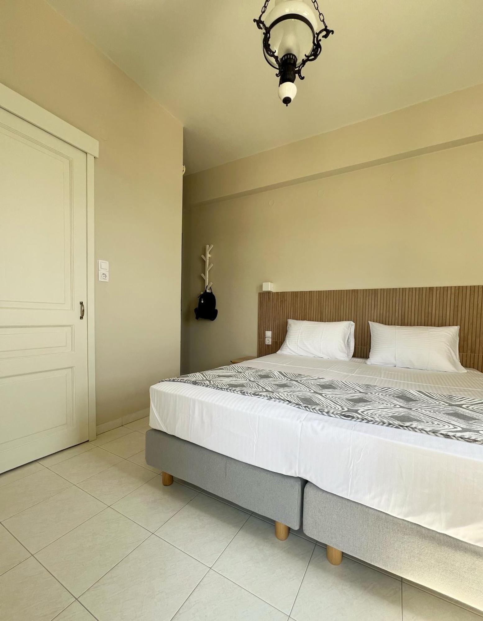 Kores Aegina Agia Marina  Екстериор снимка