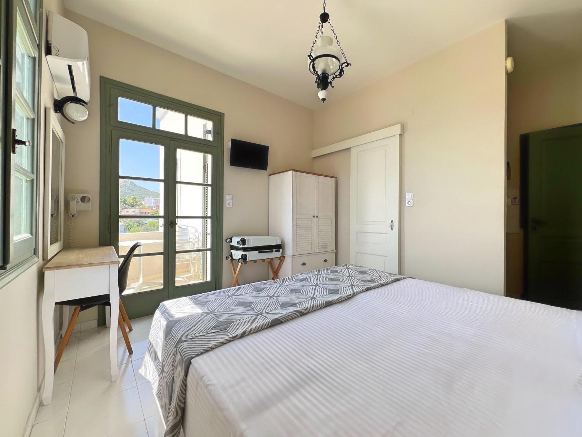Kores Aegina Agia Marina  Екстериор снимка