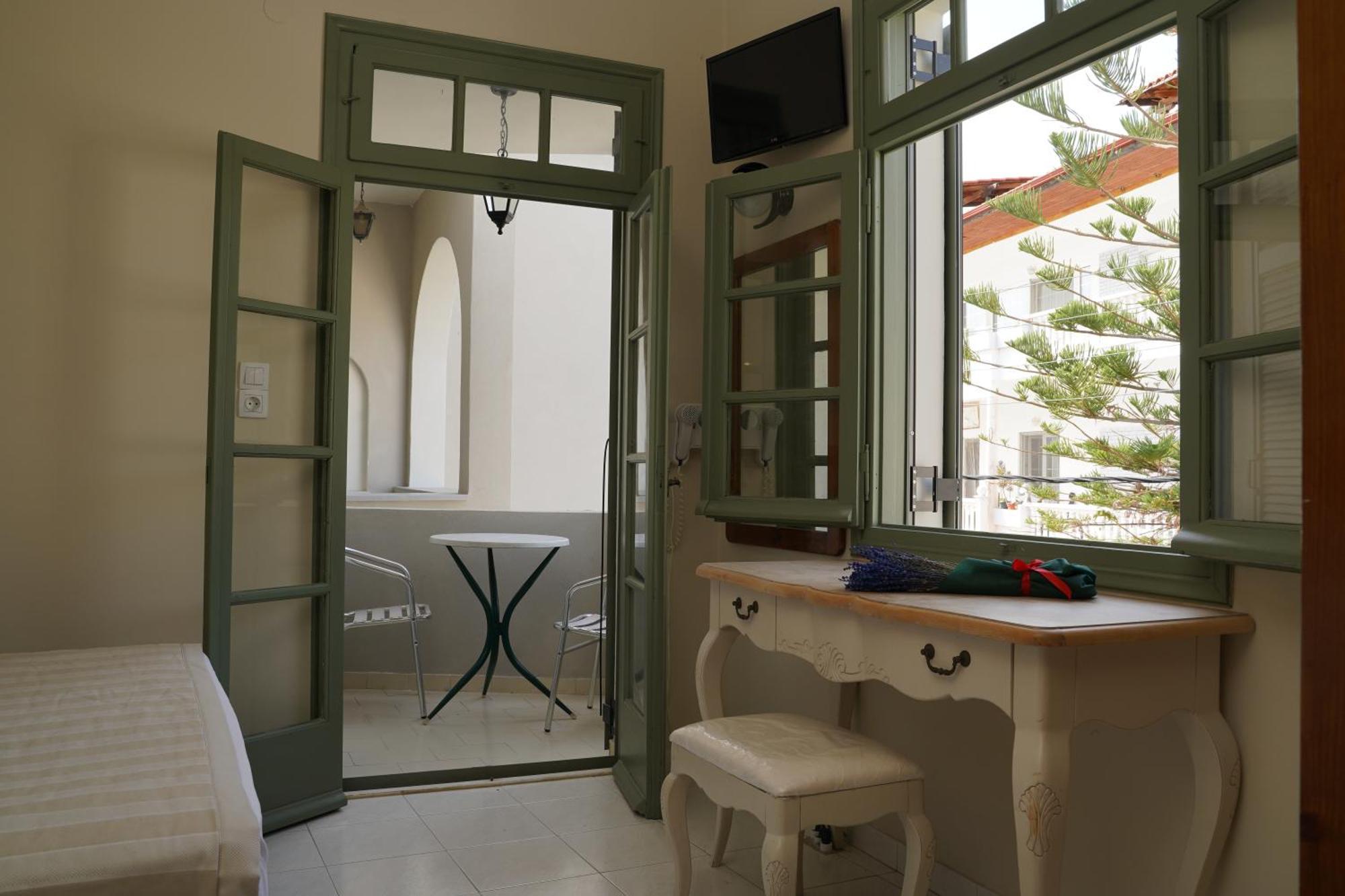 Kores Aegina Agia Marina  Екстериор снимка